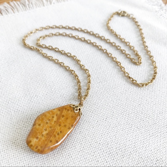 Vintage Jewelry - VINTAGE Semi-Precious Tumbled Gemstone Necklace